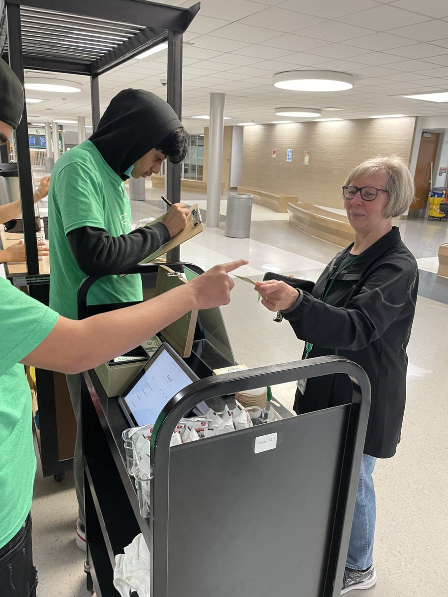 Lindsey Rapinchuk tweet media