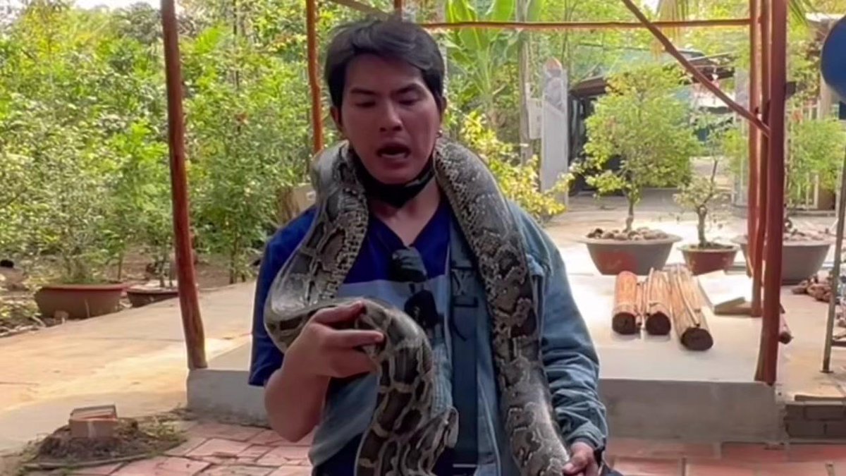 Ang AHAS hindi lang sa gubat nakikita, yan o hawak hawak mo pa..hahaha

AWARDING AT LUCENA CITY

#AccomplishmentMygzMolino