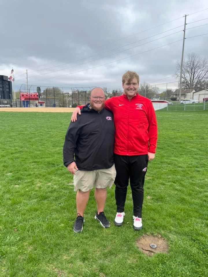 Cohen_Pfohl's tweet photo. Blue standard qualified. PR. Let’s gooooo, Drake relays bound. @Casie52Lynn @Rpfohl1 @SoerZachary @Allenbt29 @DBQSeniorTrack @DBQSeniorRams @UWPlattTrackXC https://t.co/7LwCWKgAiA