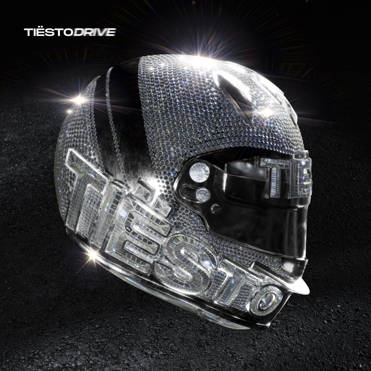 TiestoBrazil's tweet photo. 🚨 TIËSTO LANÇA NOVO ÁLBUM “DRIVE”!

Composto por 12 faixas, projeto conta com singles inéditos e sucessos que já acumulam bilhões de streams em todo o mundo.

@tiesto - @WarnerMusicBR - @musicalfreedom - @AtlanticRecords

▪️OUÇA AGORA: https://t.co/2iwit68EhQ https://t.co/zaVK8SDpSt