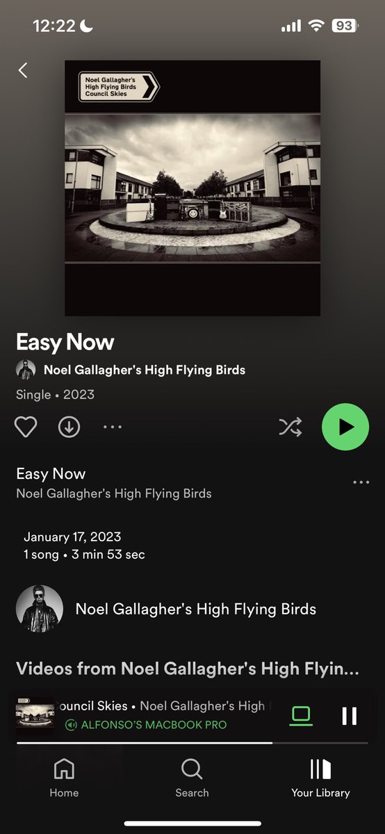 JauuarFons's tweet photo. Noel Gallagher just put out the 4th song of a body of work he’ll be releasing at some point in the future. The song is released along with the past 3 singles. Accumulating momentum from previous singles into each new release. Bro literally uses the same cover art https://t.co/YlxZp4SUWr