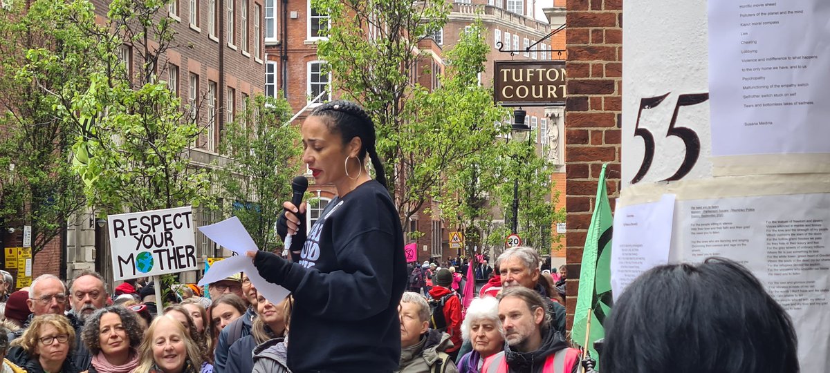 GuyDucker's tweet photo. Fantastic day filming at 55 Tufton Street with #MPwatch and #WritersRebel in the company of Zadie Smith, Ben Okri and many others. #EarthDay #ExtinctionRebellion https://t.co/8s8kbiZ88a