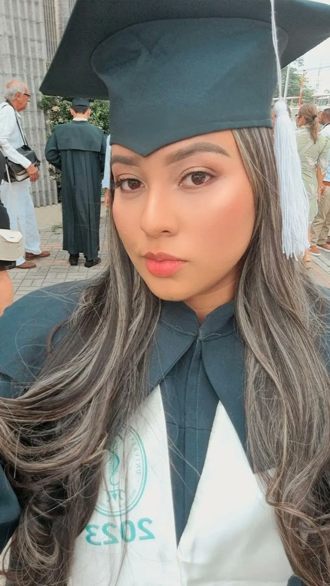 MilagroCausil's tweet photo. 🎓 https://t.co/GE423UmOot