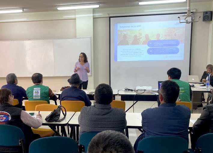 ANE_Colombia's tweet photo. ¡@ANE_Colombia sigue participando de las jornadas de #PrevenTIC 🙌!
Llegamos a #Pasto con @Ministerio_TIC para divulgar nuestro papel frente a la vigilancia y control del espectro y promover el cumplimiento normativo respecto a su uso📡. https://t.co/ZWB6uJd82w
