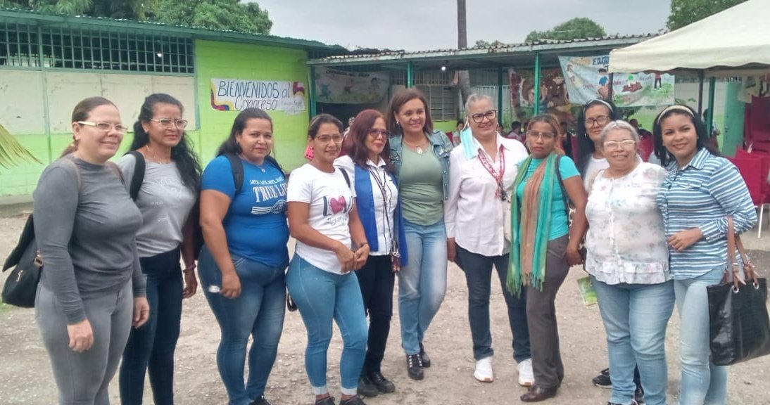 #21Abril 
Autoridad Única en Educación @PiedadQuintana1 estuvo presente en la U.E.N Turmero del Municipio Mariño participando en el Congreso Pedagógico Municipal 2022-2023. 
¡Aragua Potencia Educativa! 
#JuegosDeportivosALBA 
<a href="/_LaAvanzadora/">Yelitze Santaella</a> <a href="/Soykarinacarpio/">Karina Carpio</a> @MPPEDUCACION