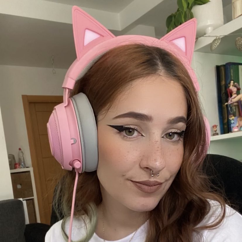 Estoy en directito!! Ven a saludar!!
twitch.tv/marmaladegirl7