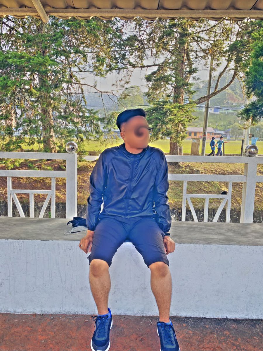 NiezamBi's tweet photo. Siapa yg pernah jmpa Dent je tau, Dent ni hakikatnya buruk seburuk²nya. Ya, semua yg dtg jmpa Dent akan lesap. Takda yg sudi nak berkawan pun. Dent cuba kuat. Sampaikah ajal Dent tiba. Harapnya cepat.
#GayMalang #gaylokal #gaymalaysia #gaymelayu #LGBT #hauk #hodoh #ugly https://t.co/HlFDqATe55