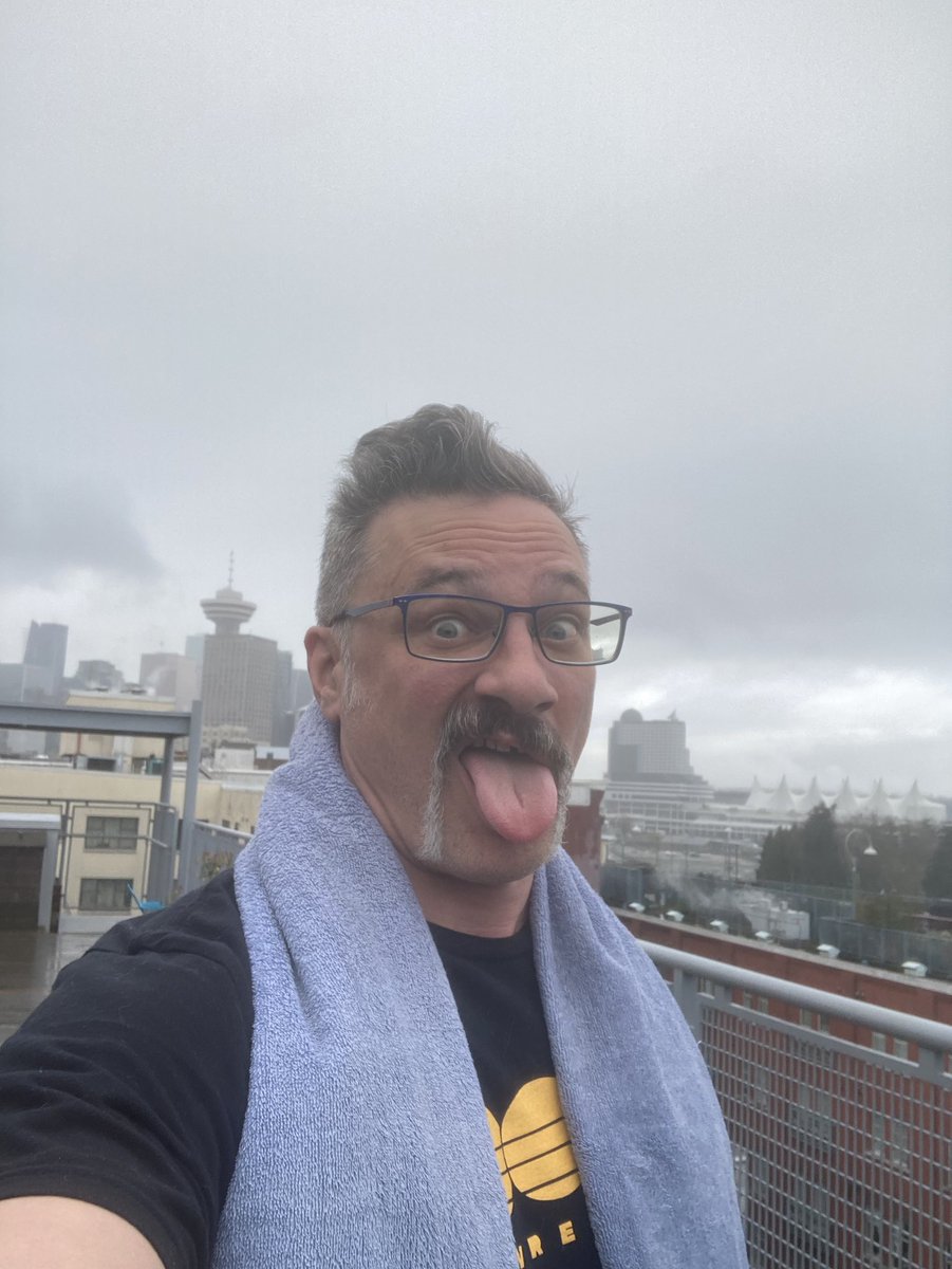 JoeKingReferee's tweet photo. Pumped for this weekend!!
#Joetivation #Motivation #KingsHour #PipesAndStripes #HealthIsWealth https://t.co/udpvTVPymp