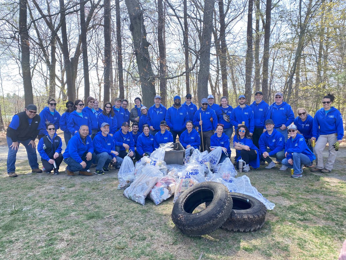 charlesriver's tweet photo. Wow, what an impact! Thank you @EversourceMA!! ๐๐ฑ #MyCleanCharles #KeepinitClean #CharlesRiverCleanup https://t.co/FpyCSn2ap1