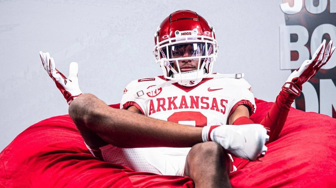 ChoateMason's tweet photo. NEWS: Arkansas has landed a commitment from 2024 four-star CB Jaden Allen out of Aledo, Texas. Allen is the Razorbacks' sixth commit in the 2024 class and fifth four-star.

Story: https://t.co/XOHWKfULRc https://t.co/gEoqtYRQLx