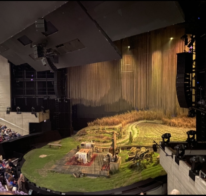 amandafrommargz's tweet photo. A captivating production of Brian Friel’s beautiful memory play Dancing at Lughnasa @NationalTheatre #nationaltheatre #theatre #DancingAtLughnasa #MemoryPlay https://t.co/5SB1EOUE4C
