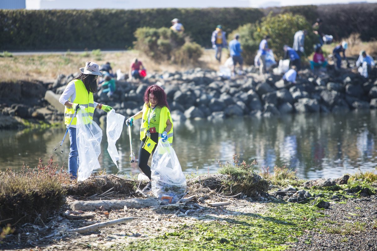 Oakland Earth Day is tomorrow! Visit hubs.la/Q01L4rBM0 to check on the status of your event. Feel free to post photos and share your experience with the hashtags #OaklandEarthDay #OaktownPROUD #VolunteerOakland #OaklandSpringClean!