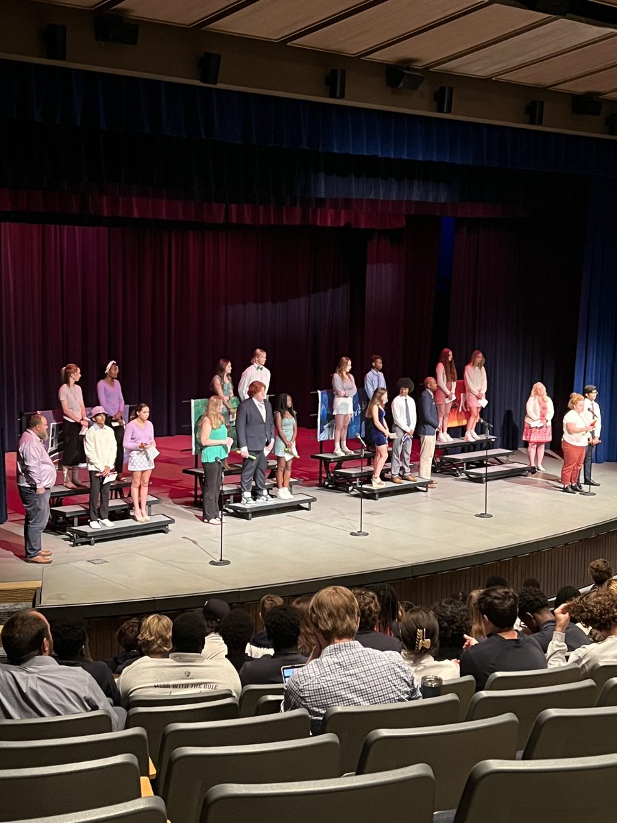 PrinWBB's tweet image. House Captains for next year have been announced!!! #passingthebaton #prin