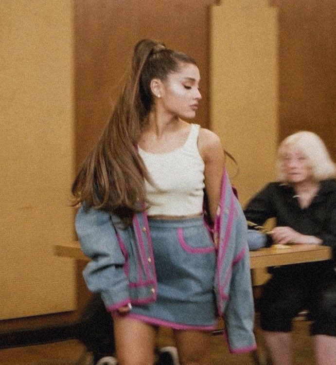 arianasoftIy's tweet photo. dance to this by troye sivan ft. ariana grande. https://t.co/1cbOJ46hoY