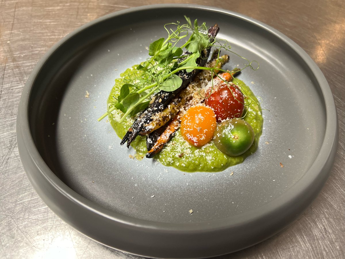 Who is coming to dinner tonight?

Try our Roasted Heirloom Carrots
asparagus + mint puree | fermented baby tomatoes | goat cheese | shaved pecan
For reservations newportbeachsideresort.com/food.../kitche…