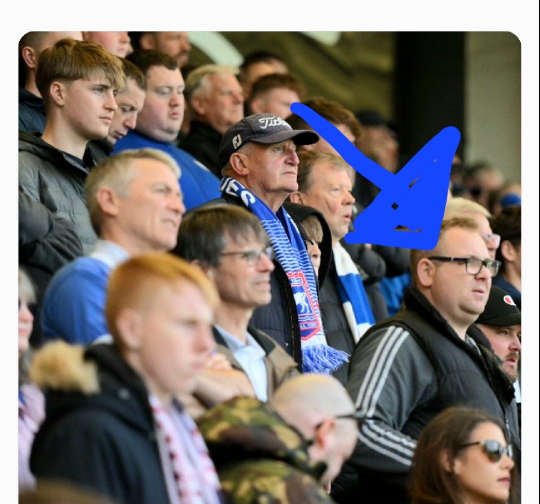 garyaddison61's tweet photo. @IpswichTown @Smith1991Smith why you in this picture you support @NUFC #traitor #enemyinthecamp https://t.co/bf4e6rfcLf
