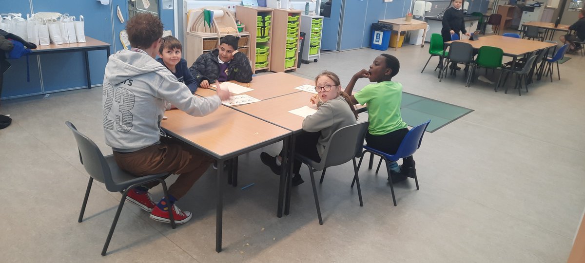 Mr_MacQueen_cv's tweet photo. Some incredible teamwork in maths. https://t.co/9KlPzN22xd