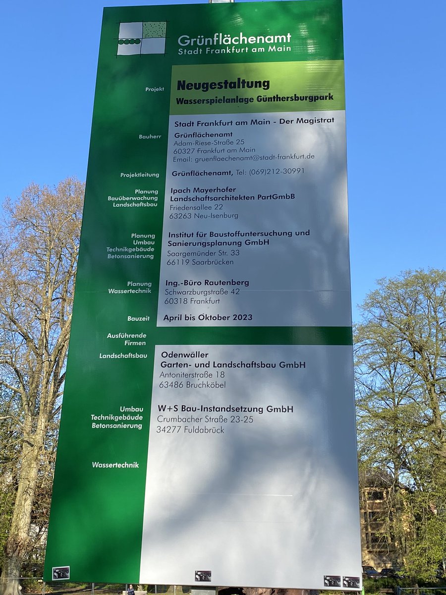 FreeseAndreas's tweet photo. Hey @Stadt_FFM, wieso sperrt Ihr April-Oktober das Sprühfeld für die ganze Saison anstatt das zwischen Oktober und April zu machen? Frisch mit den ersten Sonnenstrahlen die Bauzäune. Verstehe ich nicht! https://t.co/aVdUnOUsBs