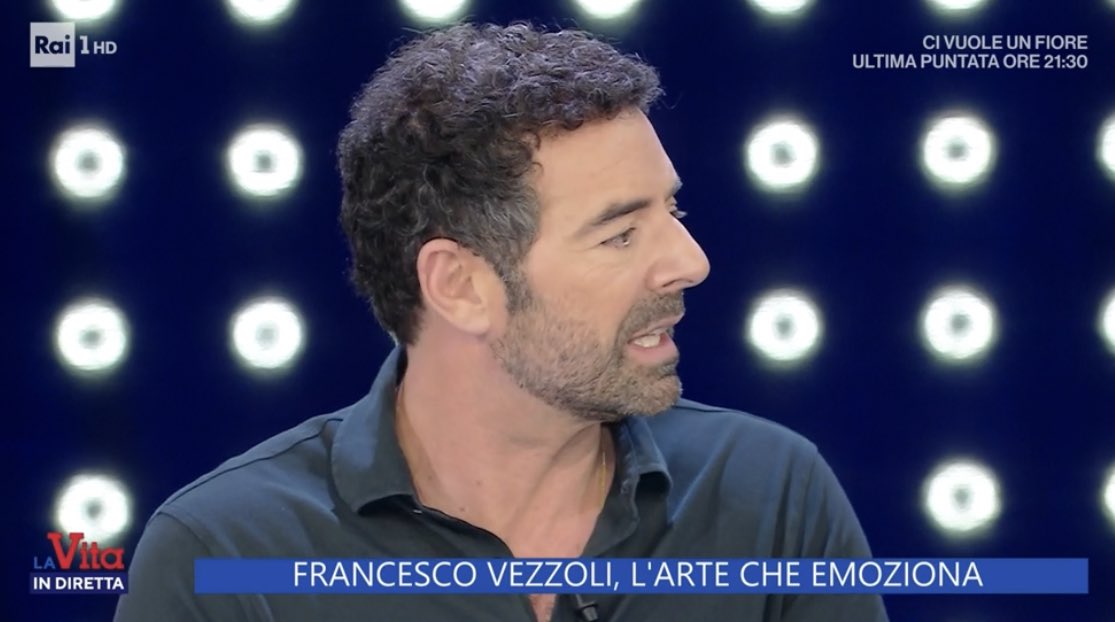 Cinguetterai's tweet photo. Alberto Matano e Francesco Vezzoli di nuovo insieme in tv ed è subito #Photoshow, uno dei programmi più belli di seconda serata.
#LaVitaInDiretta https://t.co/55b7TrijSA
