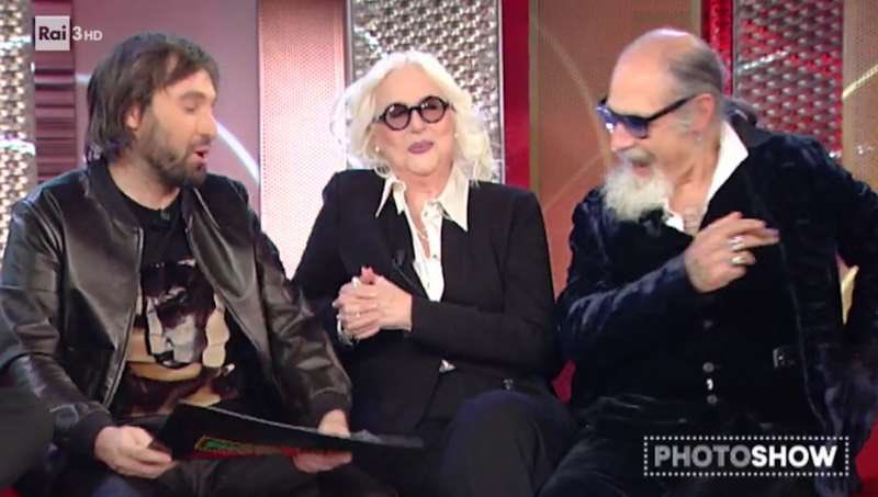 Cinguetterai's tweet photo. Alberto Matano e Francesco Vezzoli di nuovo insieme in tv ed è subito #Photoshow, uno dei programmi più belli di seconda serata.
#LaVitaInDiretta https://t.co/55b7TrijSA