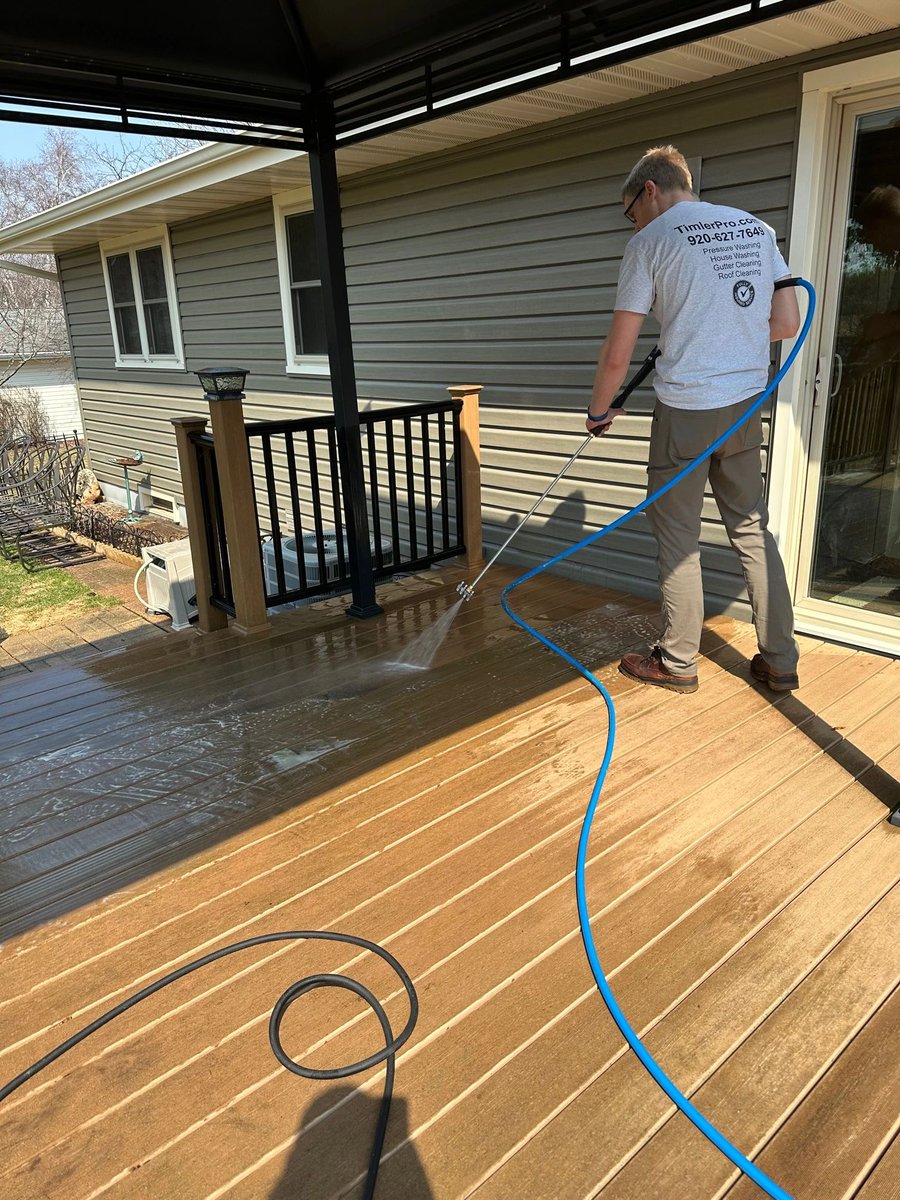 TimlerPro's tweet image. Planning a graduation party?  Get your house and patio cleaned and looking its best!  Contact us for a free quote today!

920-627-7649

#Graduation #CleanExterior #TimlerExteriorServices #HouseWash #PressureWashing

timlerpro.com