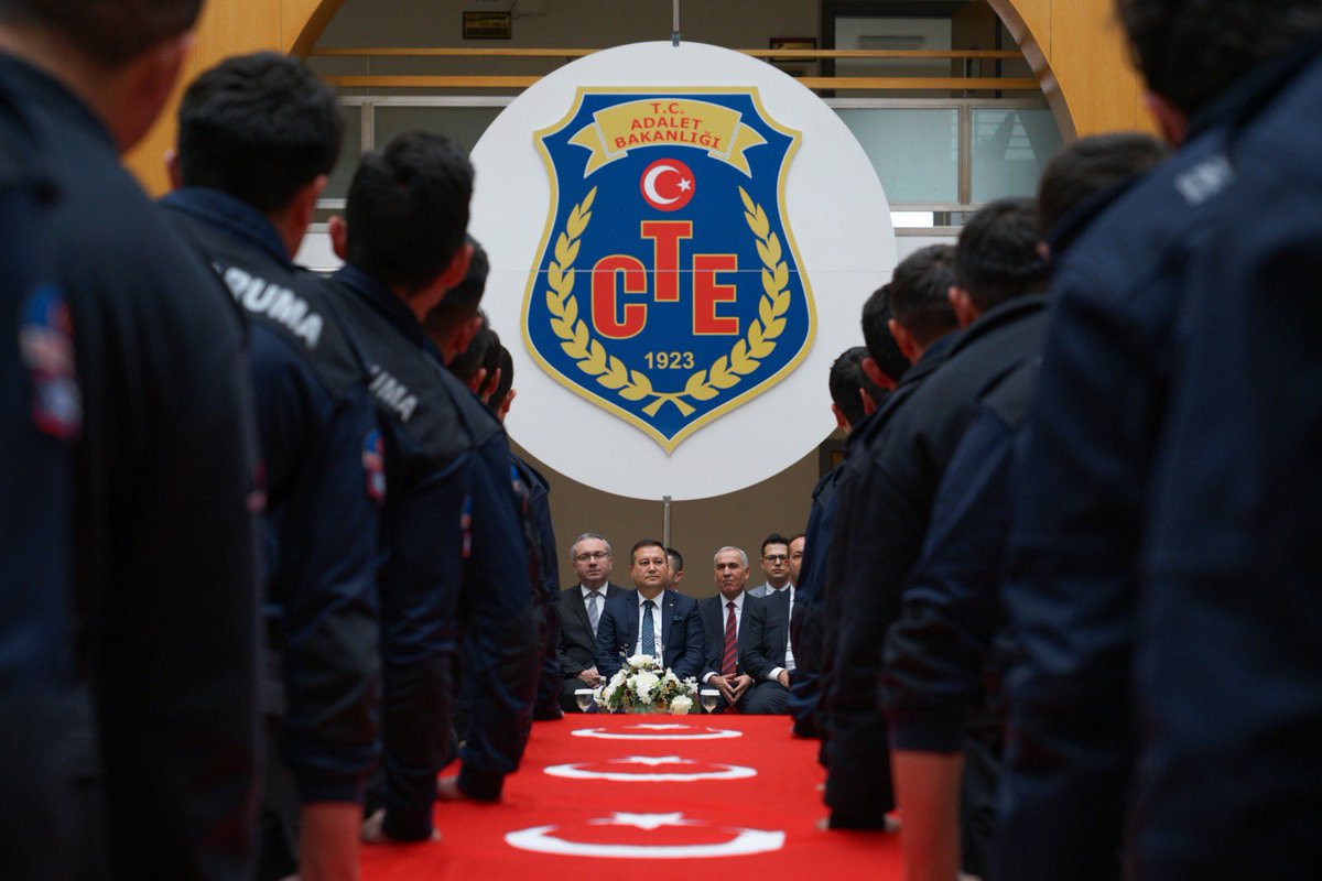 barbaroskzlm's tweet photo. İNFAZ KORUMA MEMURLARI SUSMUYOR...
@bybekirbozdag 
@YakupMogul 
@ramazancan0071 
@YavuzEnis 
@Avkthalilozturk 
@avyurdunuseven 
@bilalcetin1
#İNFAZKORUMANÖBETTE https://t.co/cfqifwDSgP