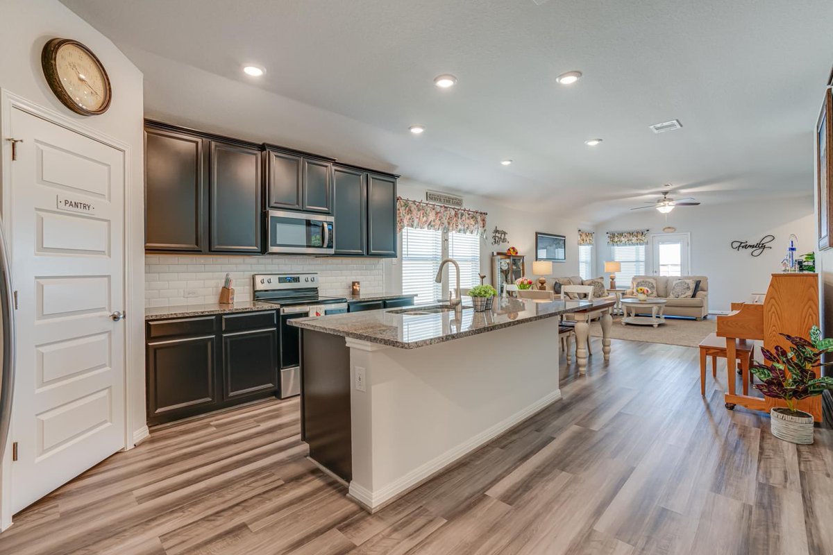 jbaked210's tweet photo. ๐New Braunfels, TX
4๐๏ธ3๐+ Office 2032 SqFt
15K Paid Closing Cost + Rate Buy Down
For More Information On The Home Buying Process
๐ฒ2107178111
#RickOrtizRealtyTeam #RealEstate #RelocatingToTexas #TexasRealEstate #HotHome #VA #FirstTimeHomeBuyer #DownPaymentAssistance #NewHome https://t.co/oo1otLFiTL