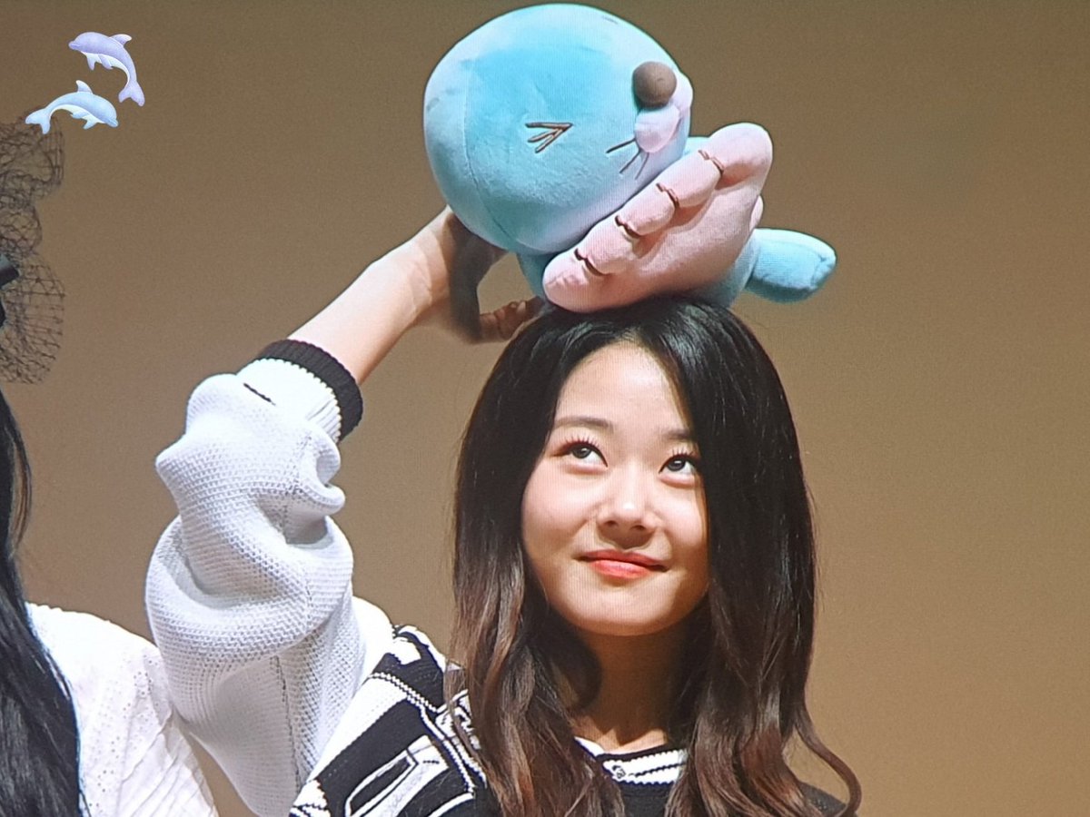 ChaeLo__'s tweet image. 230421 프리뷰

@cherrybullet 
#체리블렛 #CherryBullet #박채린 #채린 #CHAERIN