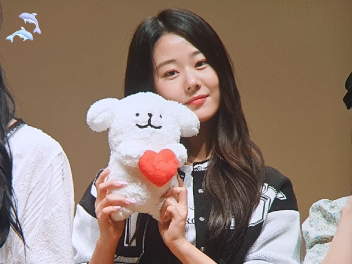 ChaeLo__'s tweet image. 230421 프리뷰

@cherrybullet 
#체리블렛 #CherryBullet #박채린 #채린 #CHAERIN