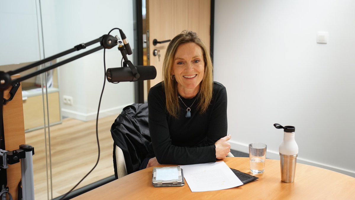 FEPS_Europe's tweet photo. Do not miss our new #FEPSTalks episode with @RachelVerdin1 and @gerardoosterwyk. They analyse the dark stores and quick grocery deliveries: is this a sustainable business model? What are the social rights of the employees?
🎧👉https://t.co/iR8myoGIVi https://t.co/gthfdRzhIx