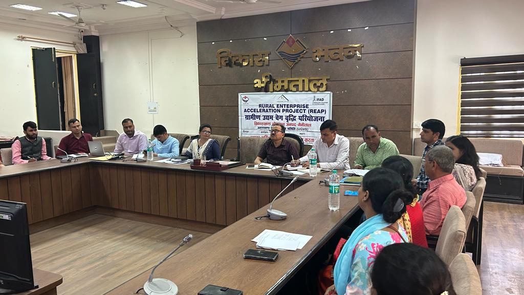 REAPNainital's tweet photo. Experience sharing and progress review meeting was organized today at Vikas Bhawan Bhimtal. REAP, USRLM Staff and women entrepreneurs shared their experiences before PD, APD DPM REAP and team.
@basava_ias @nitikakh22 @CdoNainital @ganeshjoshibjp @REAPNainital @REAPUttarakhand https://t.co/ChEnTTs7yz