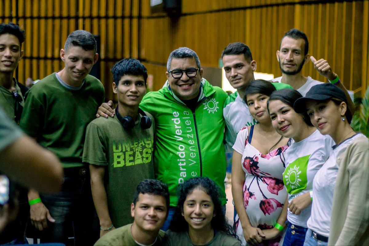 #EnFotos|| Nuestro primer Encuentro Nacional Venezuela Reverdece 💚🇻🇪🌳

<a href="/NicolasMaduro/">Nicolás Maduro</a> 
<a href="/HeryckRangel/">Heryck Rangel</a> 
#JuegosDeportivosALBA