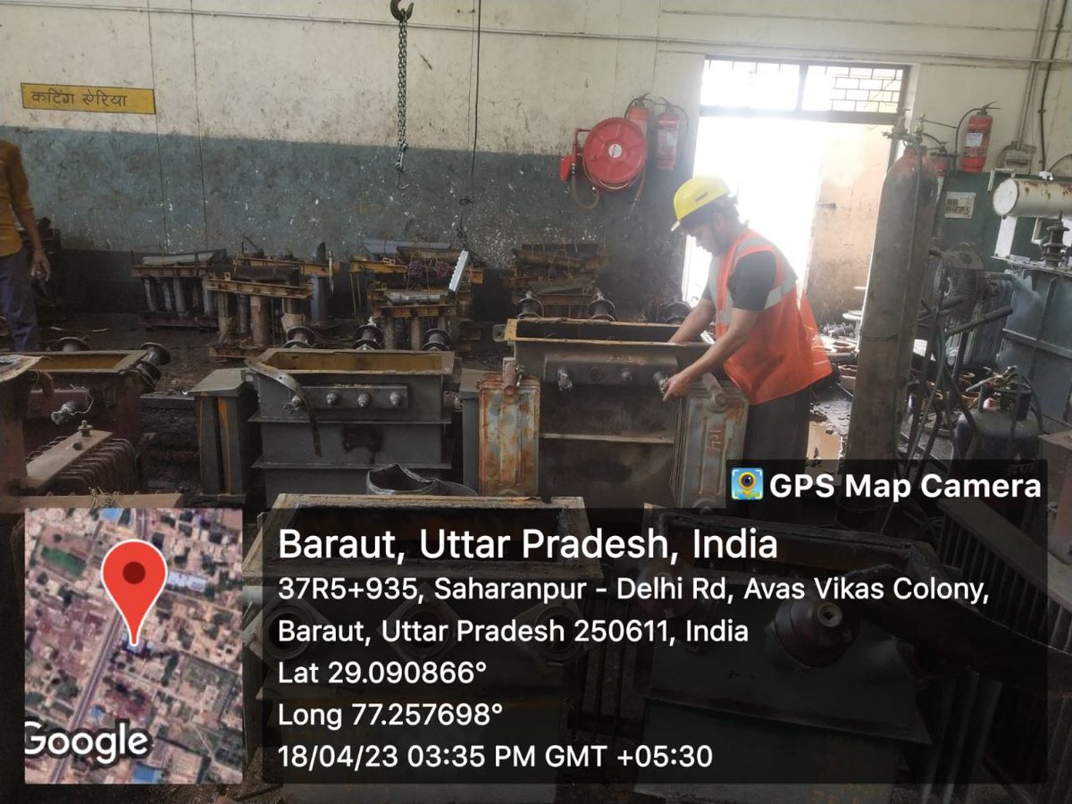 ग्रीष्म ऋतु में विद्युत उपभोक्ताओं को निर्बाध विद्युत आपूर्ति प्रदान करने हेतु विभाग की पूरी तैयारी, साइट पर ट्रांसफार्मर स्थापित करने से लेकर प्रयोगशाला में ट्रांसफार्मर की मरम्मत आदि कार्य युद्धस्तर पर करते हुए विद्युत कर्मचारीगण।
<a href="/CMOfficeUP/">CM Office, GoUP</a> <a href="/aksharmaBharat/">A K Sharma</a> <a href="/UppclChairman/">CMD UPPCL</a>