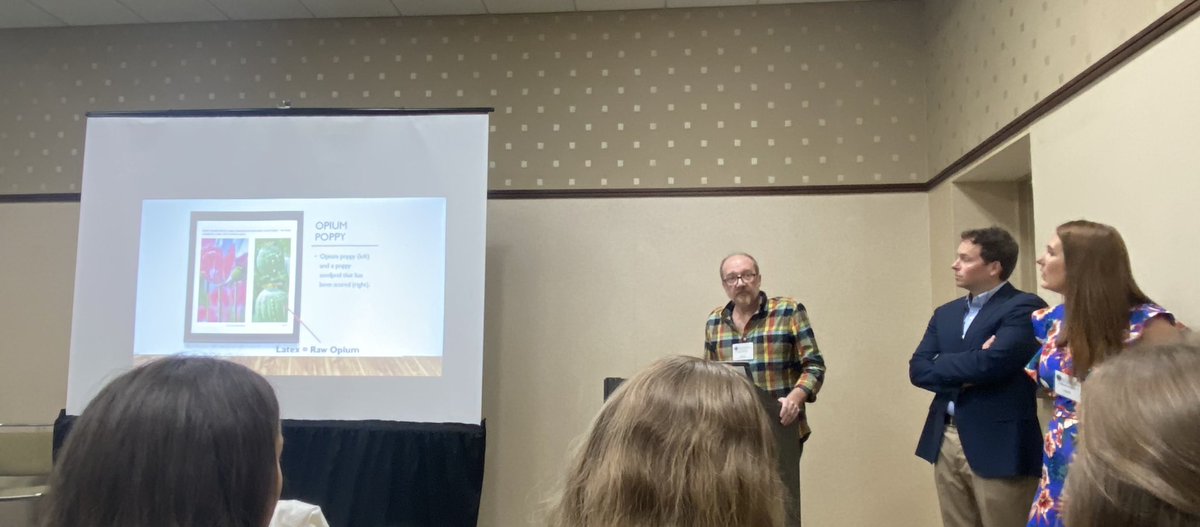 j_soracco's tweet photo. A dynamic session about the opioid epidemic, prevention/ treatment, and the role of school behavioral health professionals in responding to the crisis. #SSBHC https://t.co/Yj5wYy6wGD
