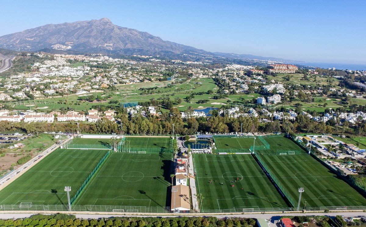 MarbellaFCenter's tweet photo. MFC: The perfect dream 1️⃣0️⃣ of every professional football ⚽ team.
MFC: El sueño perfecto 1️⃣0️⃣ de todo equipo de fútbol ⚽ profesional.
#marbellafootballcenter #mfc #marbella #playasyoutrain #trainingcamps #preseasons #footballpitches #eliteteams #football https://t.co/xThRS3fuhx