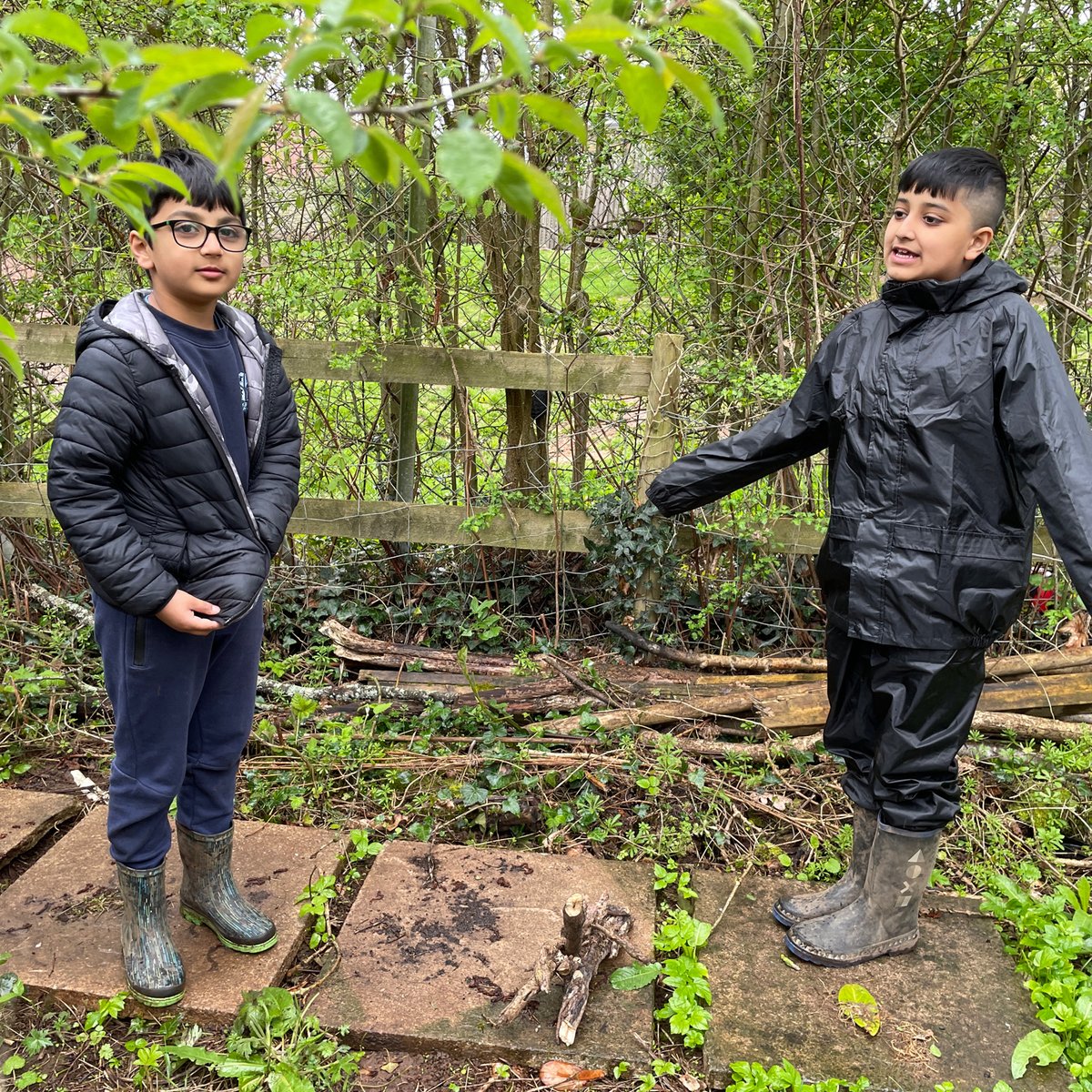 HambrookSchool's tweet photo. #Hambrook4 had their first #hambrookforestschool session today. We had a great time creating our own protectors! https://t.co/U5K1CxQCup