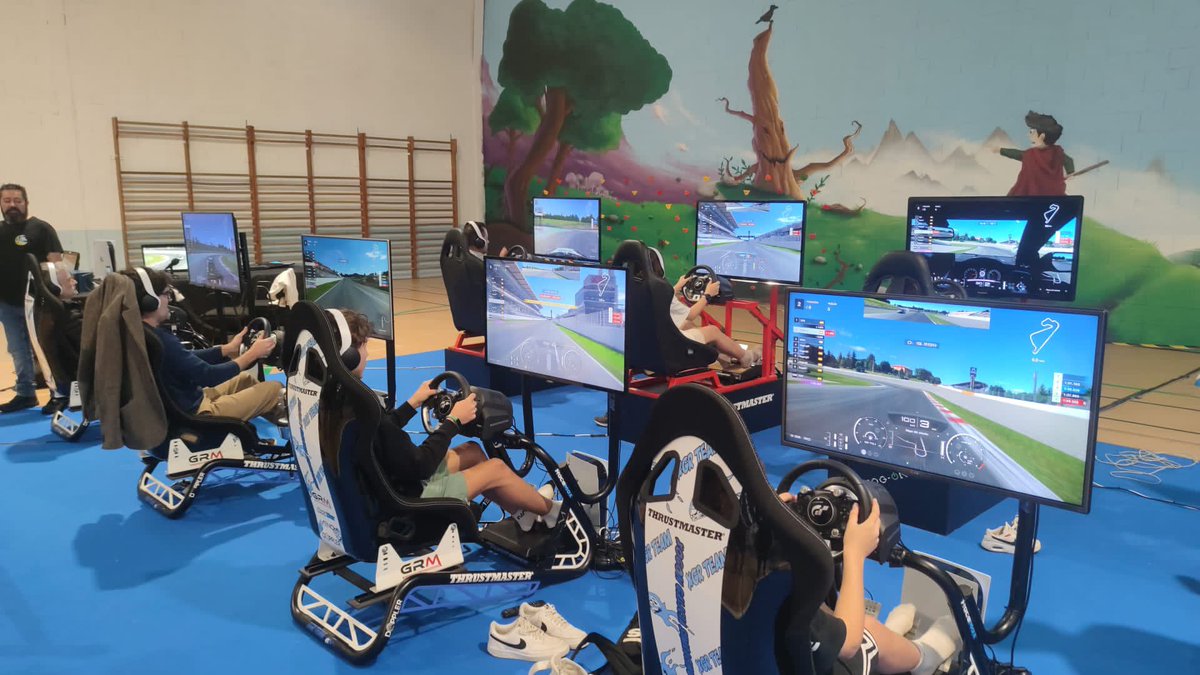 ¡Qué bien lo estamos pasando en <a href="/Ourenseiccweek/">Ourense ICC Week</a>! 🌙🐮💙