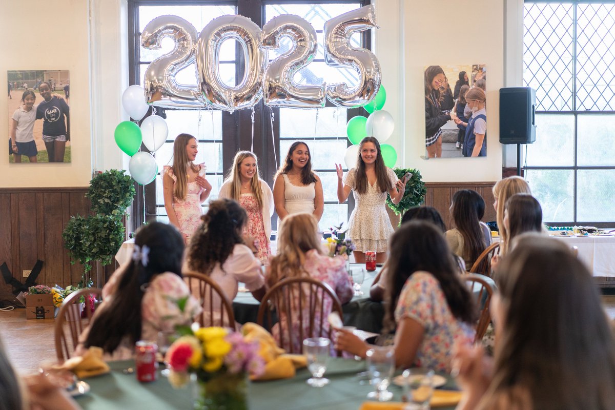 MarisaPorges's tweet photo. Congrats to the Class of 2025, the Class of Green, who received their rings last night at their #RingDinner! #BaldwinProud #BaldwinTraditions #Classof2025 #ClassofGreen #BaldwinLuv https://t.co/rfDsdc3a4z