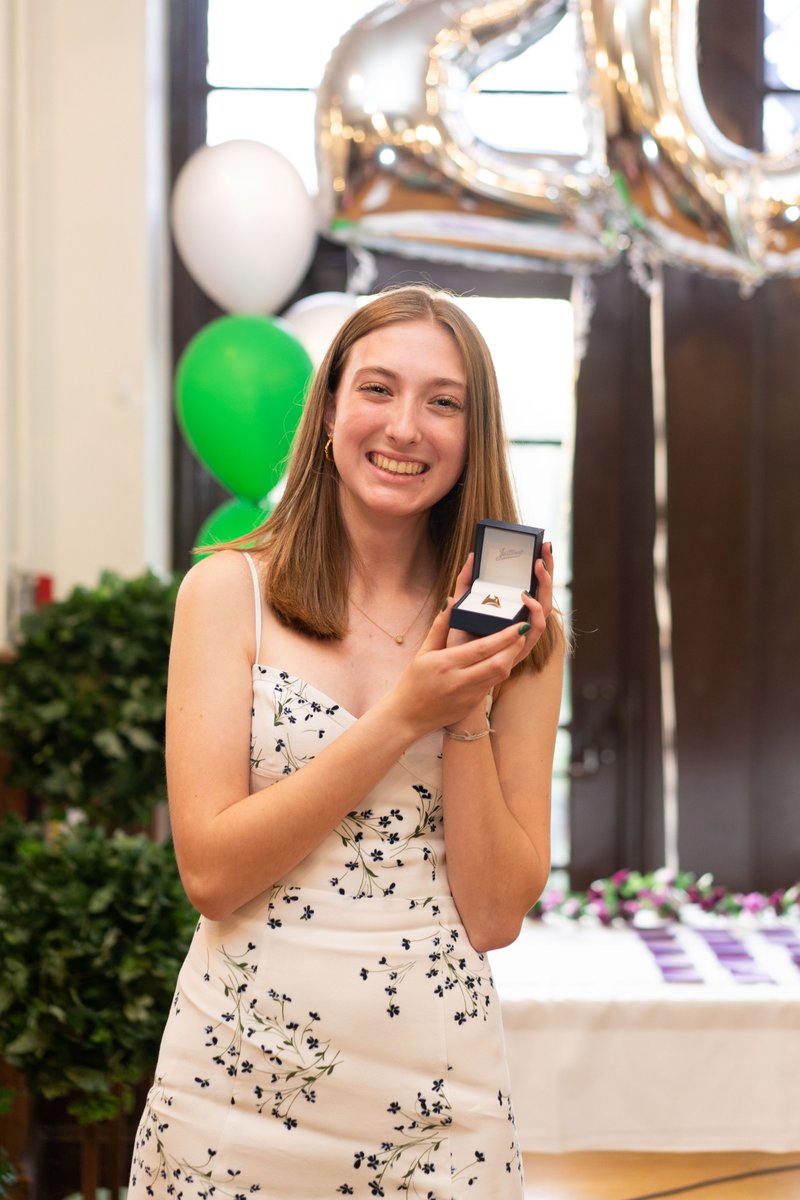 MarisaPorges's tweet photo. Congrats to the Class of 2025, the Class of Green, who received their rings last night at their #RingDinner! #BaldwinProud #BaldwinTraditions #Classof2025 #ClassofGreen #BaldwinLuv https://t.co/rfDsdc3a4z