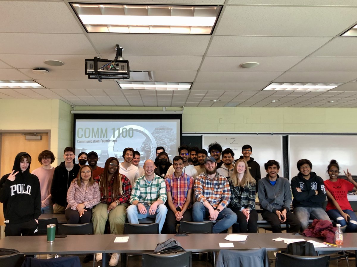 deanhowley's tweet photo. And just like that, we’re done! ☑️ 

It was a fun year that reminded me how much I love my students and my job. 💚

Thanks for being awesome, especially the group that presented in plaid as a tribute to my go-to teaching attire. You’re all beauties. 😊 

#edchat #bestjobever https://t.co/2MwjnPGDGx