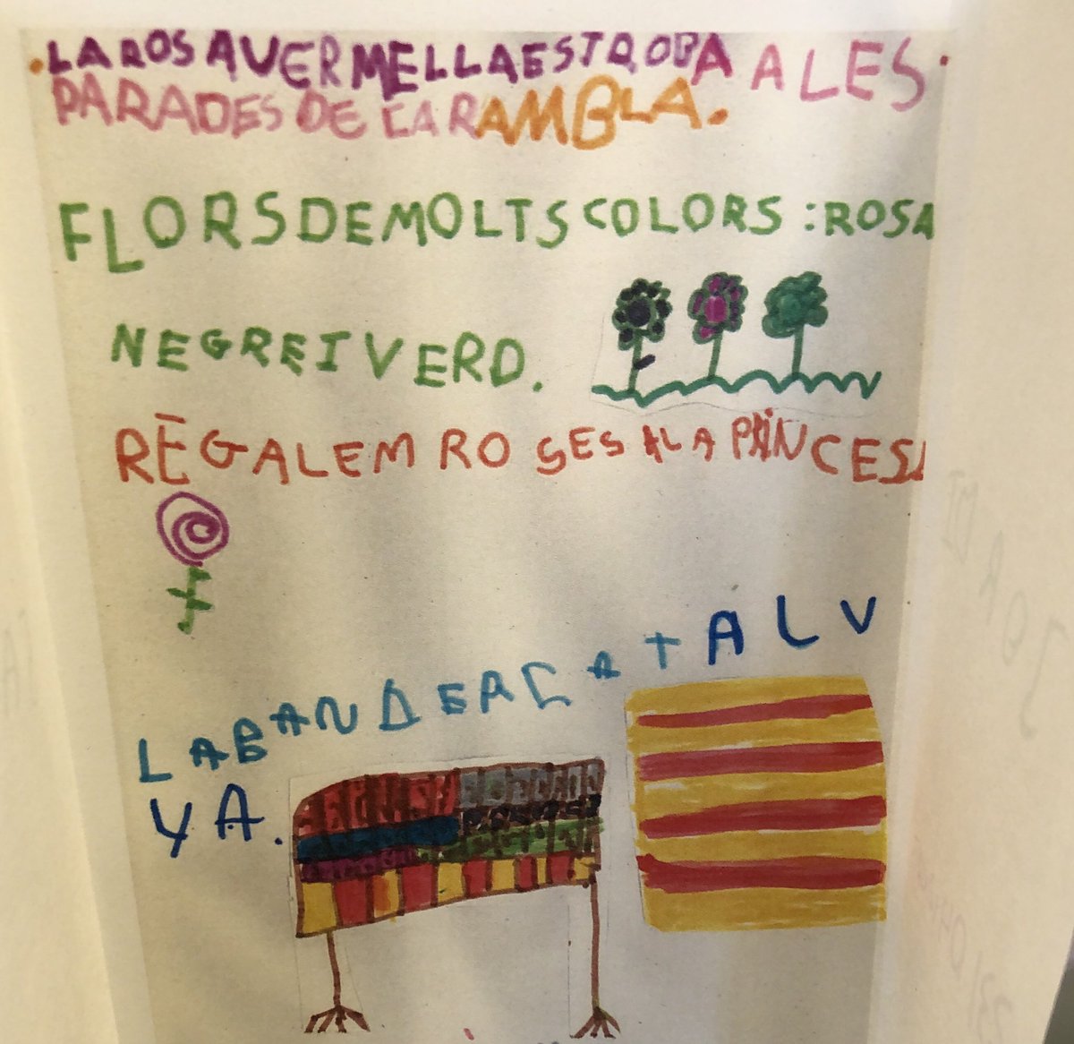 asunperezbarrio's tweet photo. Els nens i nenes de #MOPI5 han elaborat uns fulls informatius i tríptics per informar a les families sobre la Festivitat de Sant Jordi. 📖 🐉❤️ #MOPI5 #JEPobleSec @JesuitesEdu https://t.co/T9ql2IOYW9
