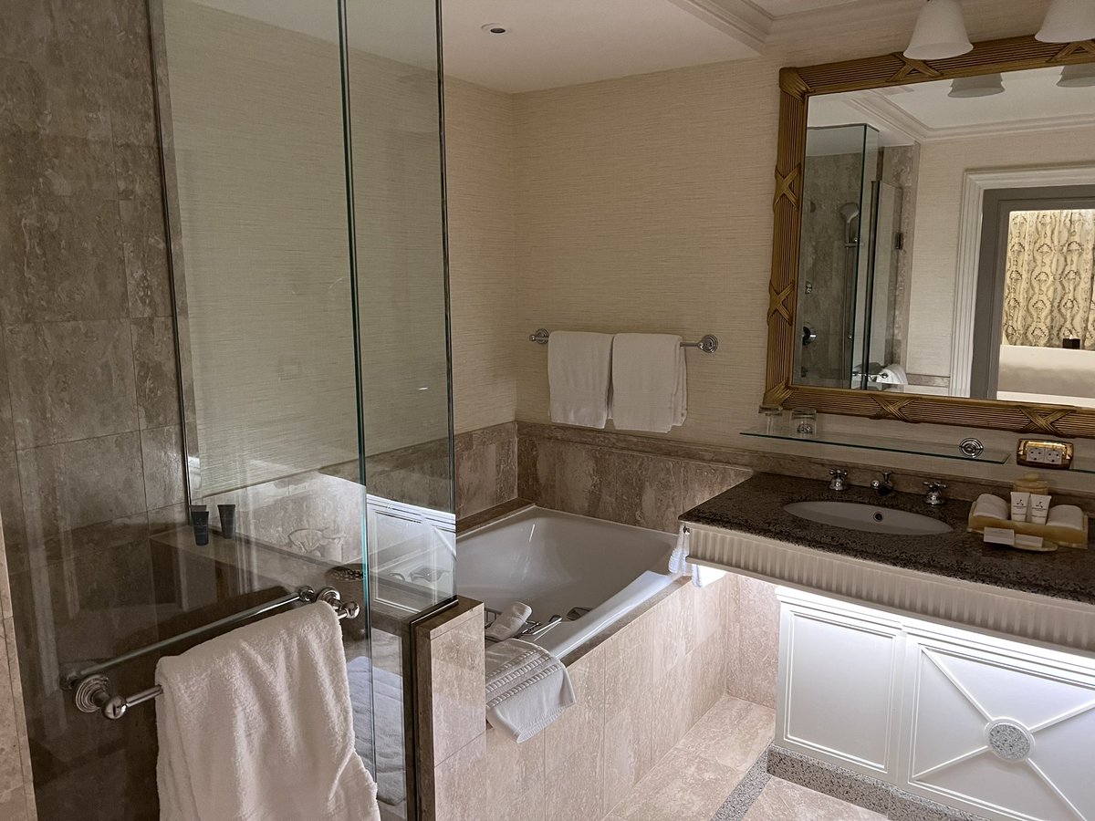 garybembridge's tweet photo. My word! Got to my room here in Cairo at the Four Seasons where the first 3 nights of #AmaWaterways trip are. Not sure if all rooms are this fancy but Iโm not sure Iโve ever stayed in as big a hotel room (suite) before! https://t.co/m9pQfBKcov
