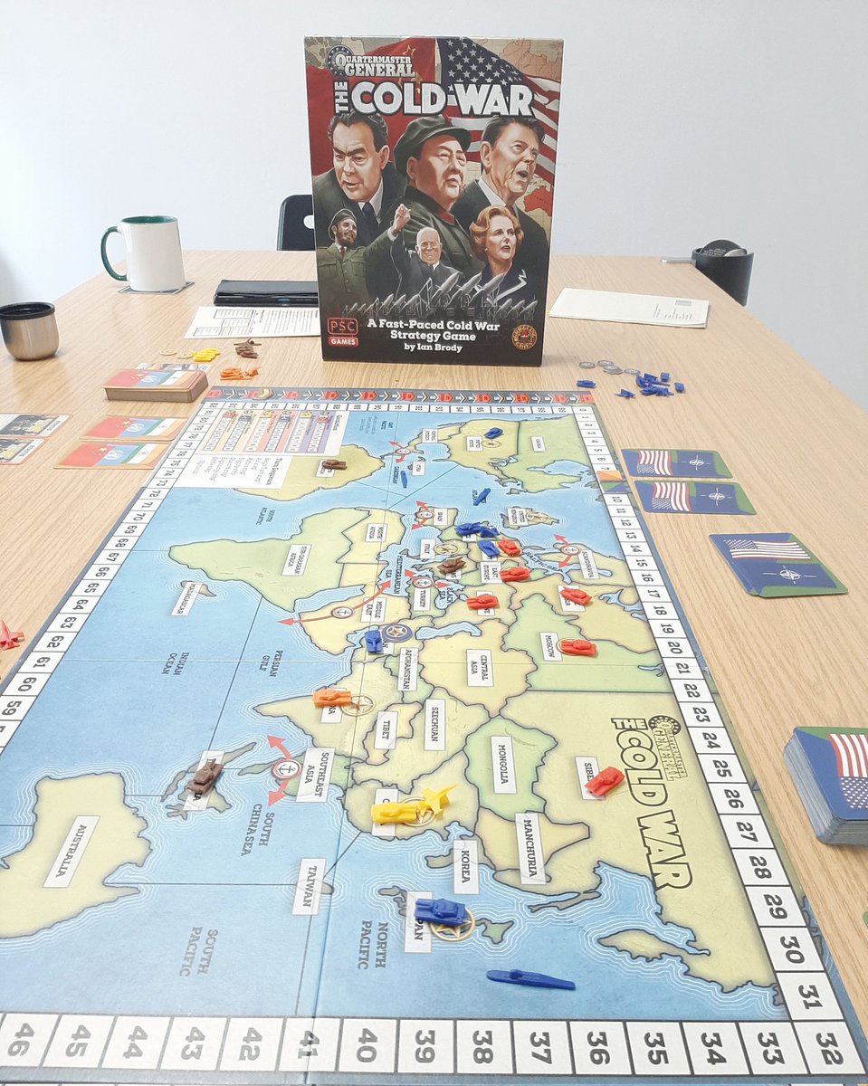 vanlast2's tweet photo. Viernes tarde en @enclavedejuego
#QuartermasterGeneral #ColdWar Un mojigato soviético @babyface_sam y un llorón no alineado @TaiKuken dan la partida al bloque occidental 🤪 https://t.co/ISPMvLcbIw