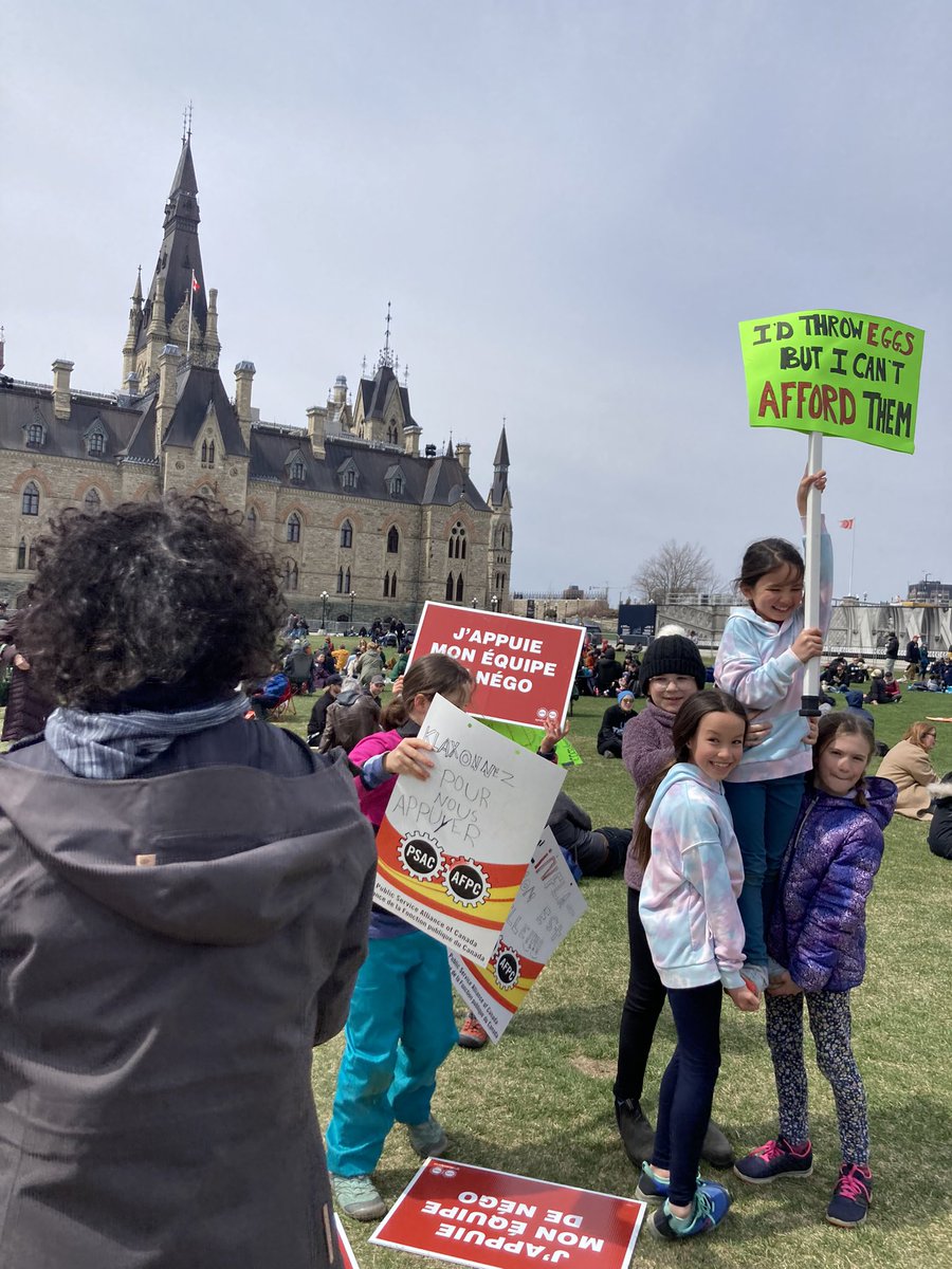 Liz Clarke tweet media