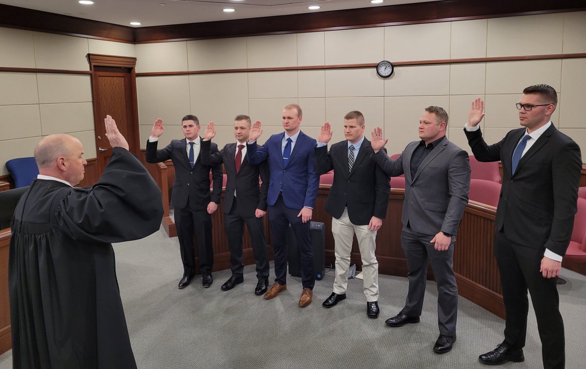 SCCMOPD's tweet photo. We're excited to announce 6 new members to the SCCPD; Ofc. Chris Clark, Ofc. Jonathan Brault, Ofc. Kyle Mallett, Ofc. Griffin Surtin, Ofc. Tim Matthews & Ofc. Tucker Hulse (L to R). Welcome gentlemen to the #SCCPD family & the best county in Missouri. https://t.co/PtbIM68OAx