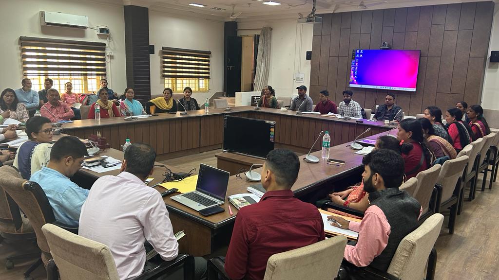 Bhimtal_rduk's tweet photo. Today participant in #progress review meeting at Vikas Bhawan Bhimtal. REAP, USRLM Staff and women entrepreneurs shared their experiences.
@basava_ias 
@dd_msydav 
@REAPNainital 
@pandeyarchit23 https://t.co/HX55bYqqUr