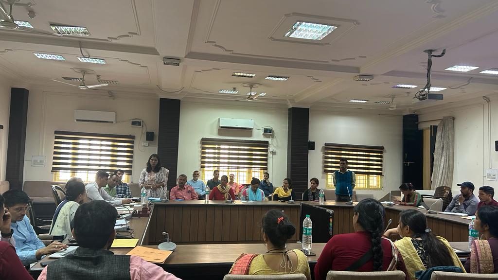 Bhimtal_rduk's tweet photo. Today participant in #progress review meeting at Vikas Bhawan Bhimtal. REAP, USRLM Staff and women entrepreneurs shared their experiences.
@basava_ias 
@dd_msydav 
@REAPNainital 
@pandeyarchit23 https://t.co/HX55bYqqUr