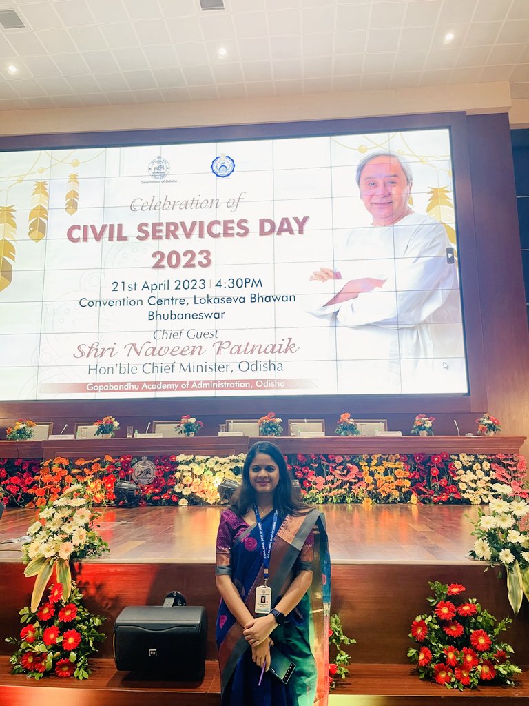 bhagyashreehan's tweet photo. 21st April of every year,civil servants across the country are recognized for their hard work and dedication towards serving the people. https://t.co/0GfISvy9sL