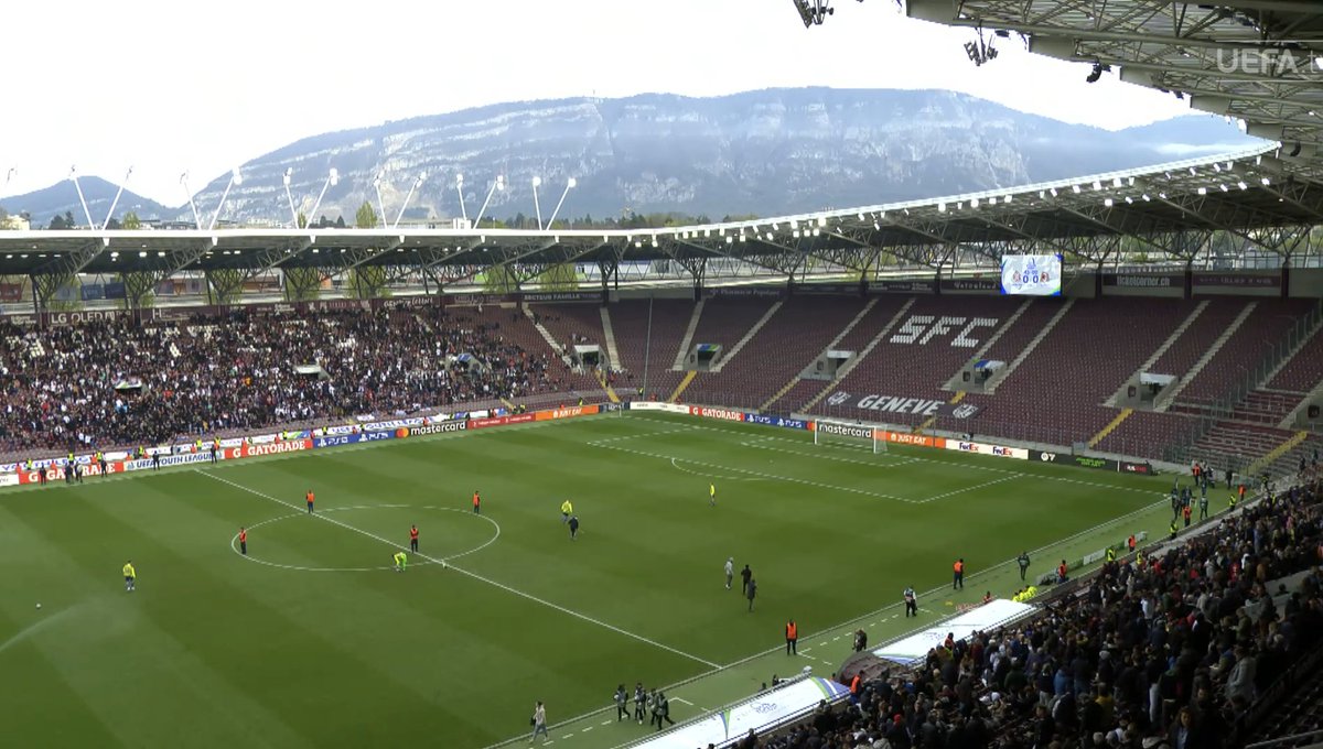 FootballReprt's tweet photo. I still can't believe that Hajduk Split fans have half filled a stadium in SWITZERLAND for a UEFA Youth League Semifinal!!! 🤯 https://t.co/rg88TEHl9n