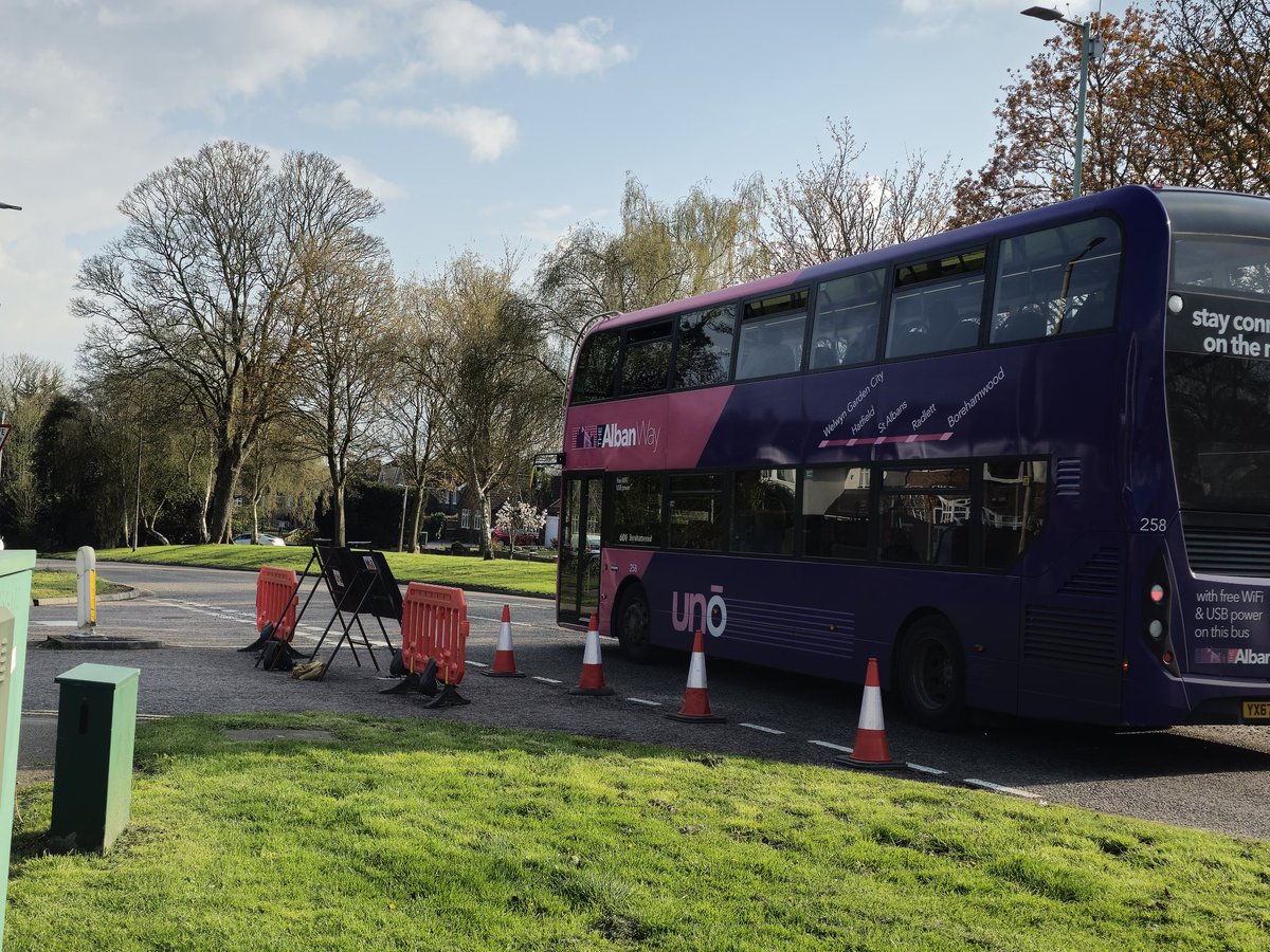 601 currently on Diversion around St Albans Vesta Avenue serving Watling Street which normally has no buses 

Vesta Avenue,  Doggets Way &amp; Griffiths Way currently have no service 

Photos below of 258, 260 &amp; 372 along the Diversion